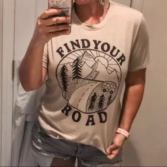 ✨ “Find Your Road” Cotton Tee✨ - Picture 3 of 4